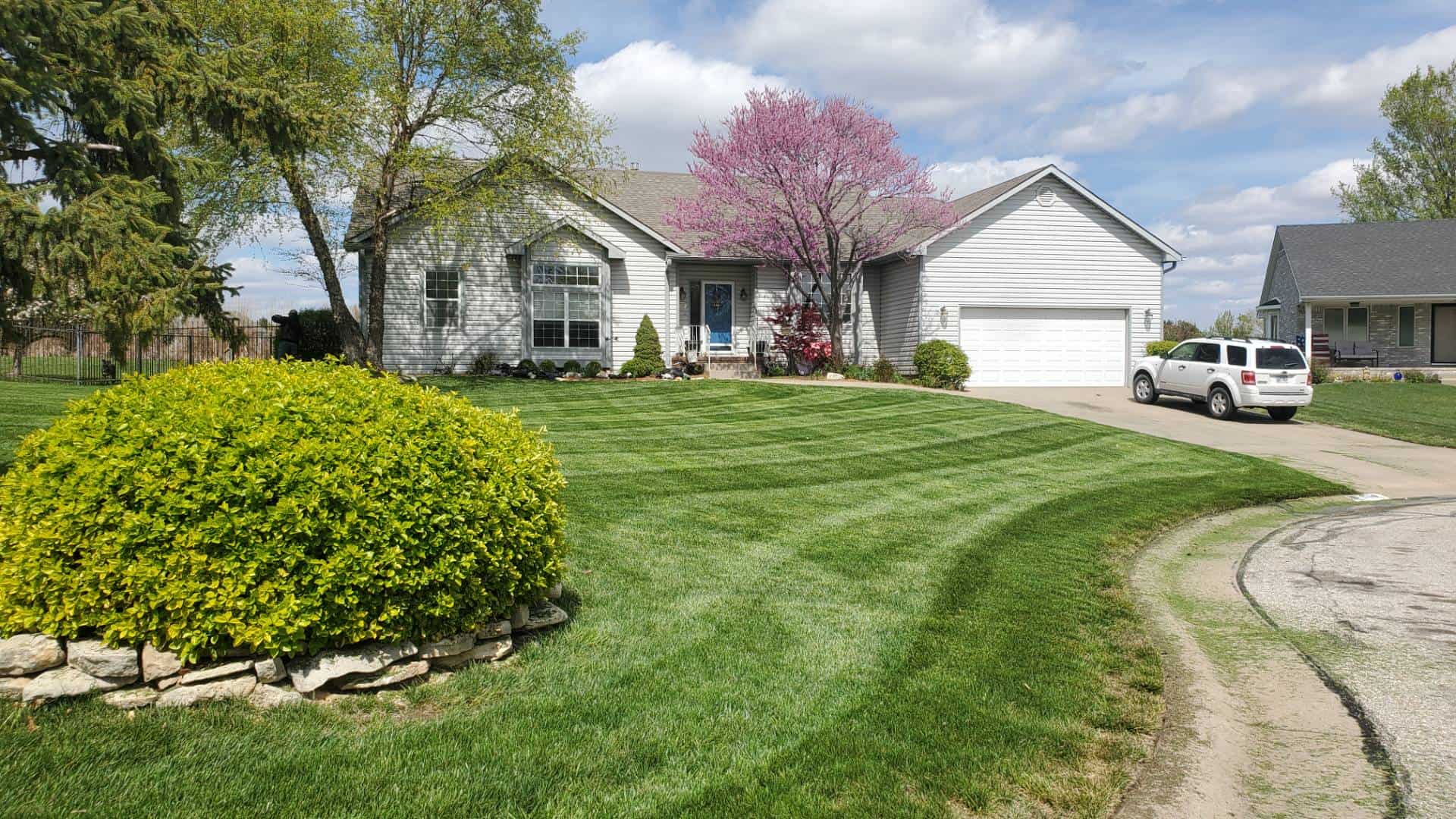 Professional services for landscaping in Wichita, Andover, and El Dorado, KS<br />
