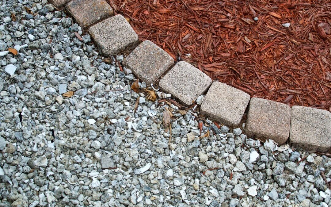 Inorganic Mulch vs. Natural Mulching | Which One is Better?